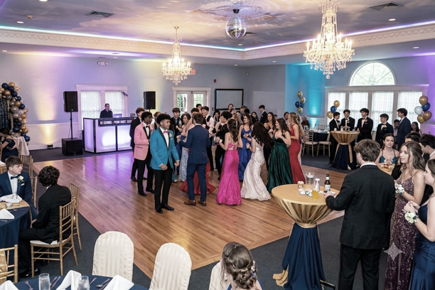 Prom setting with dancing and dining